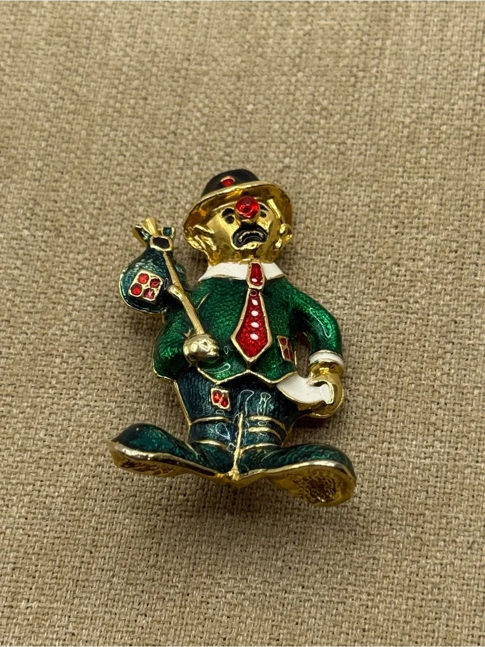 vintage Green and Gold tone Novelty Clown brooch